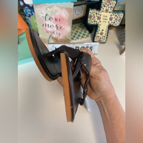 NWT Chaps Flip Flops size 11 - Picture 8 of 16